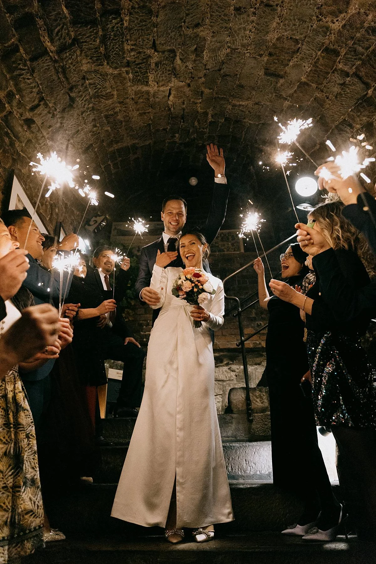 Empfang-Hochzeitspaar-Wunderkerzen